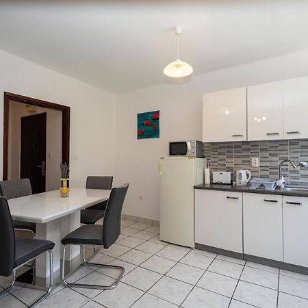 Apartman Curcic Knin Εξωτερικό φωτογραφία