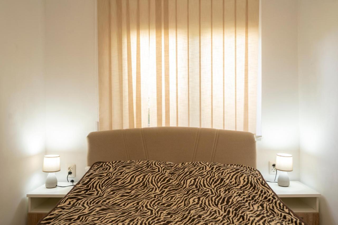 Apartman Curcic Knin Εξωτερικό φωτογραφία