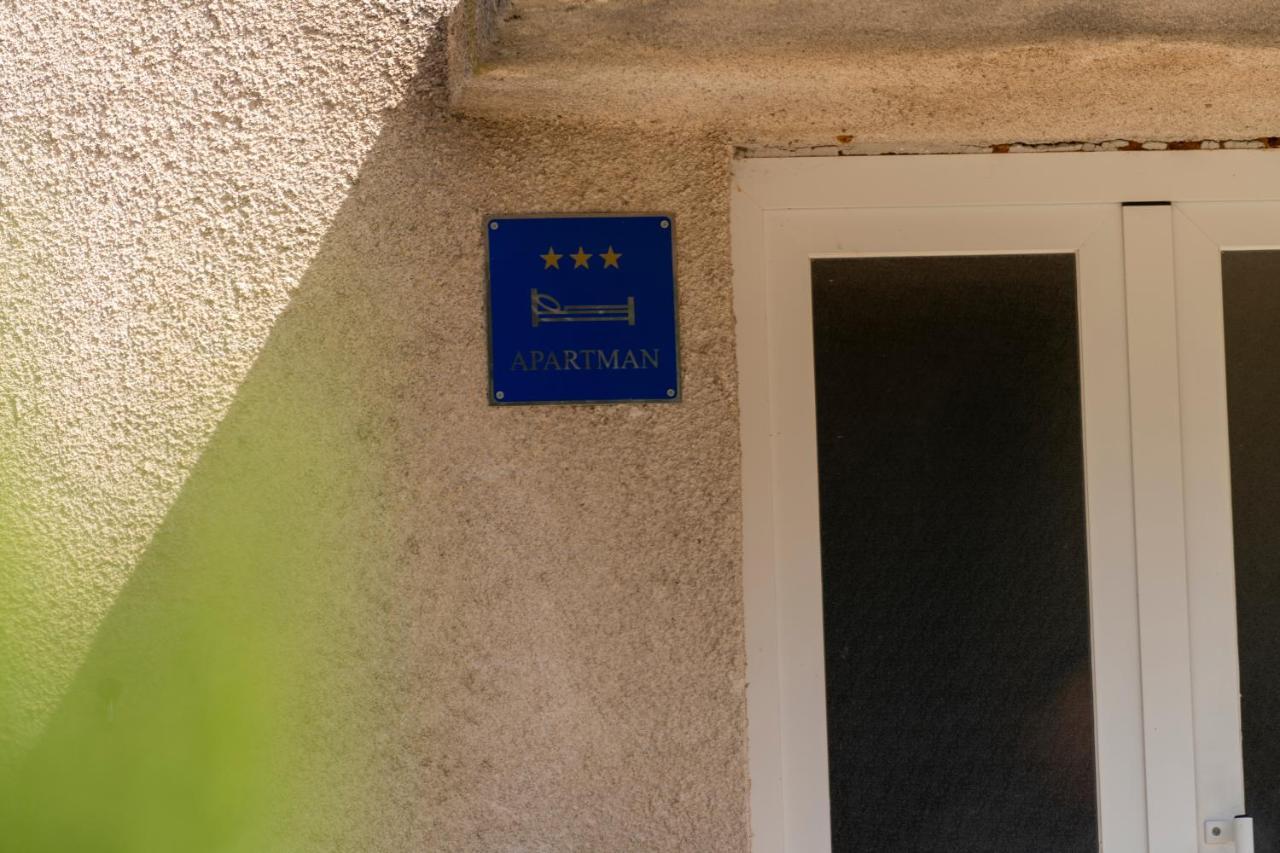Apartman Curcic Knin Εξωτερικό φωτογραφία