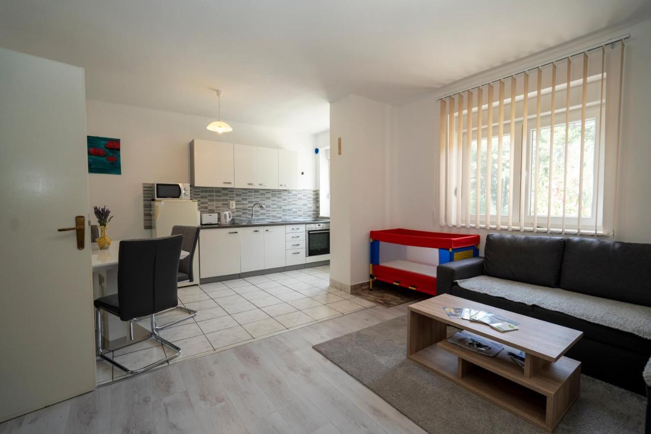 Apartman Curcic Knin Εξωτερικό φωτογραφία